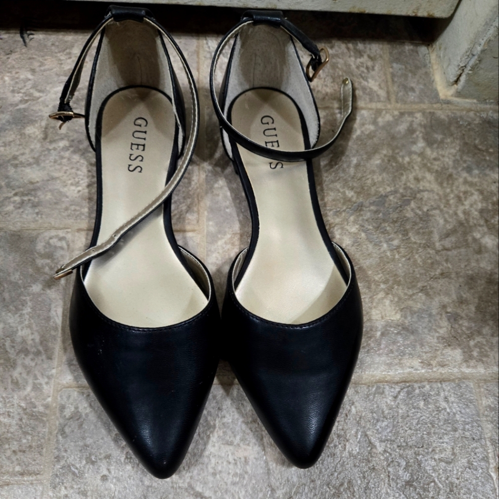 Guess Almond Toe Flats 7